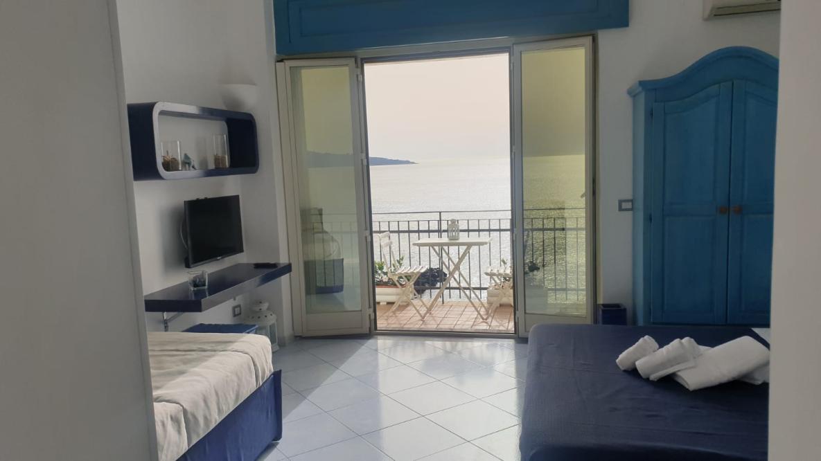 One bedroom Apartment with sea view terrace-9